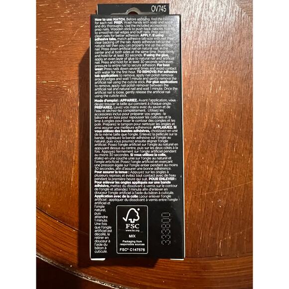 Sally Hansen Perfect Manicure Halloween Press on Nails in Plas-mania - Picture 3 of 4